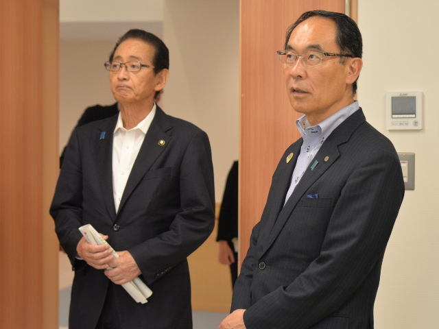 市内子育て施設を大野知事が視察